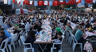 Kocaeli Büyükşehir'in iftar sofrası her gün 3 bin kişiyi ağırlıyor